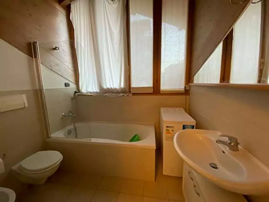 Immagine 20 di Mansarda in vendita  in Via Anzani 15 a Como