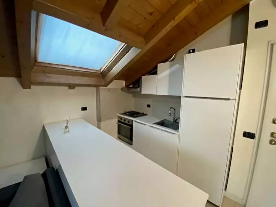 Immagine 12 di Mansarda in vendita  in Via Anzani 15 a Como