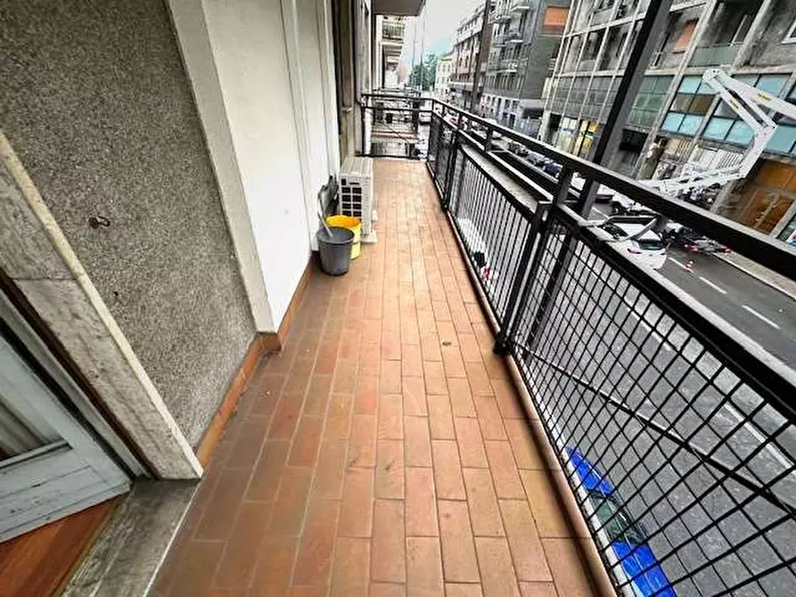 Immagine 13 di Bilocale in vendita  in Viale Masia 26 a Como