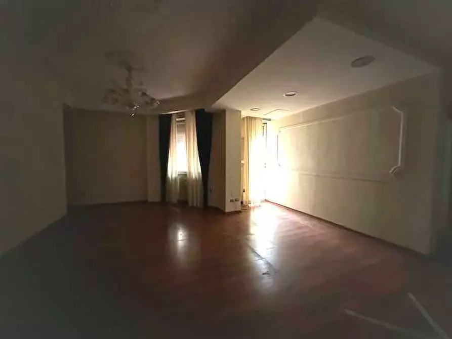 Immagine 8 di Quadrilocale in vendita  in Viale Masia 26 a Como