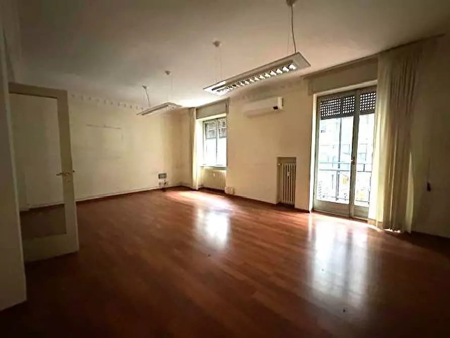 Immagine 5 di Quadrilocale in vendita  in Viale Masia 26 a Como