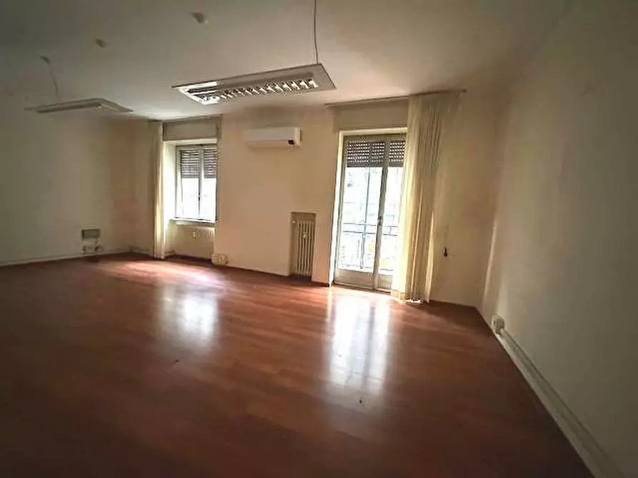 Immagine 3 di Quadrilocale in vendita  in Viale Masia 26 a Como