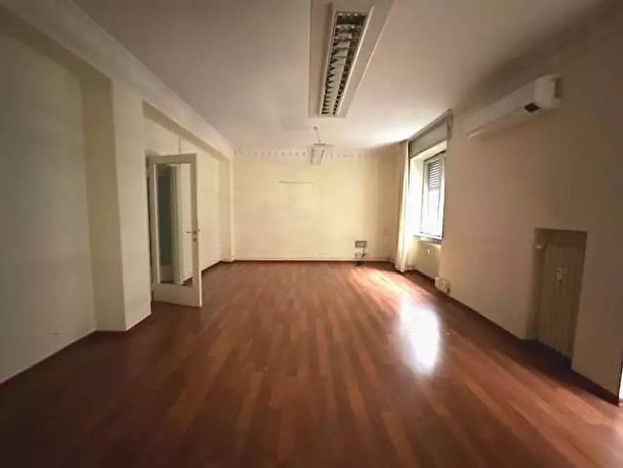 Immagine 9 di Quadrilocale in vendita  in Viale Masia 26 a Como