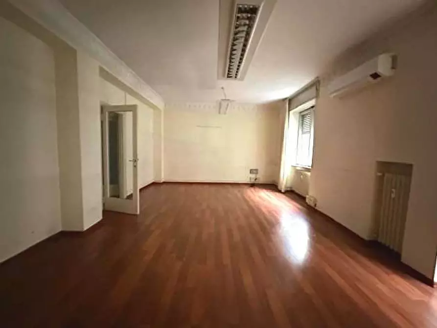 Immagine 10 di Quadrilocale in vendita  in Viale Masia 26 a Como