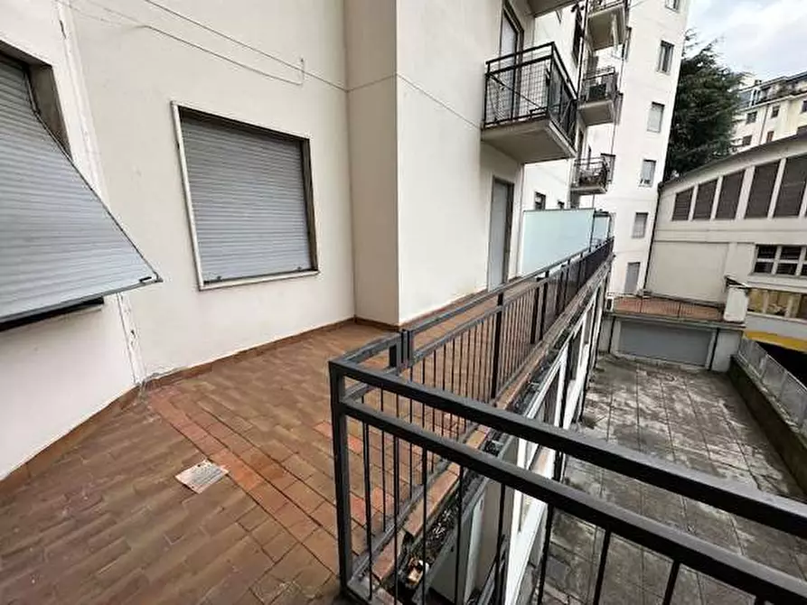 Immagine 18 di Quadrilocale in vendita  in Viale Masia 26 a Como