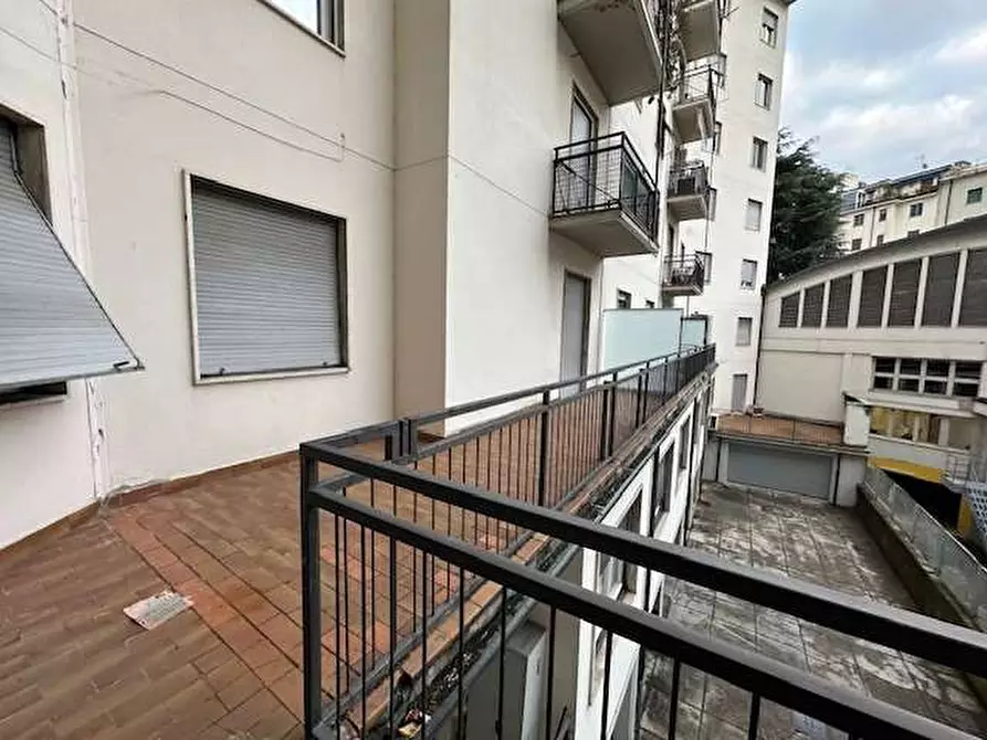 Immagine 19 di Quadrilocale in vendita  in Viale Masia 26 a Como