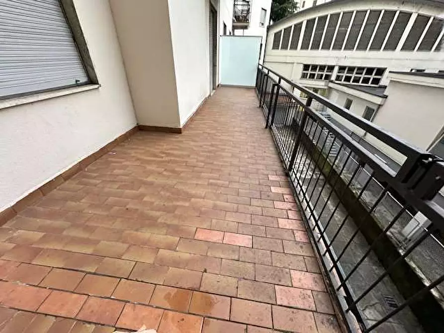 Immagine 20 di Quadrilocale in vendita  in Viale Masia 26 a Como