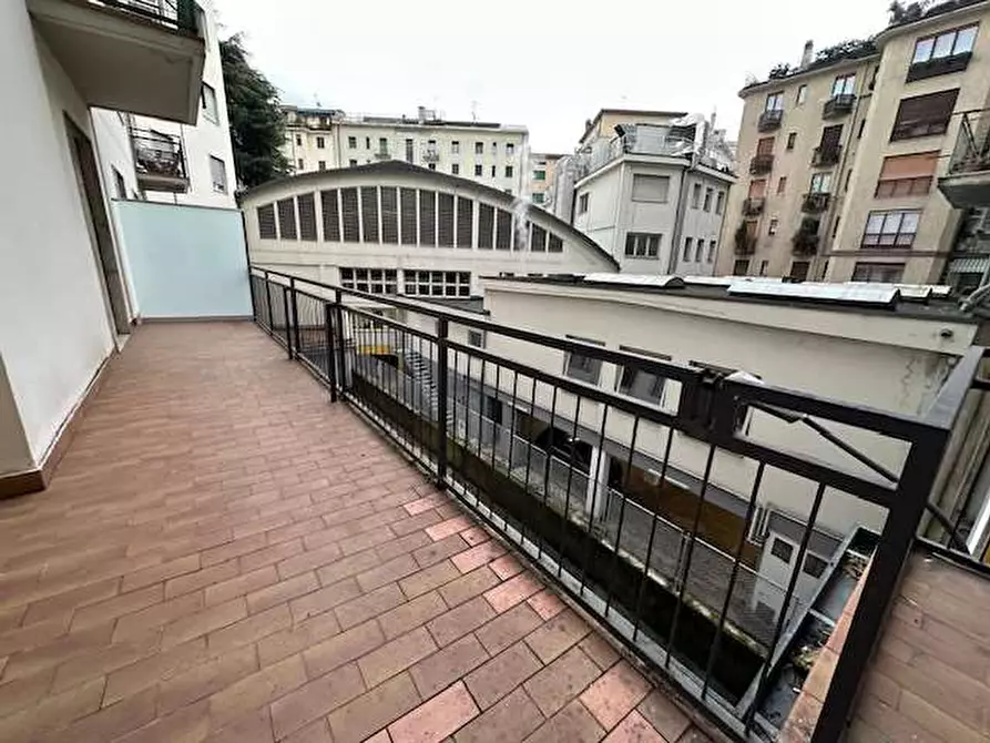 Immagine 21 di Quadrilocale in vendita  in Viale Masia 26 a Como