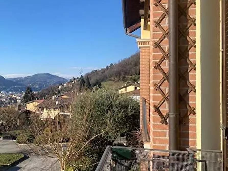 Immagine 33 di Appartamento in vendita  in Via Ticozzi 7 a Como