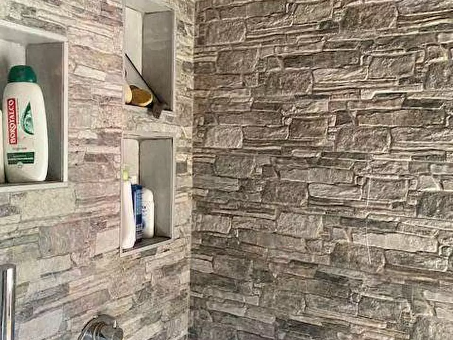 Immagine 29 di Appartamento in vendita  in Via Ticozzi 7 a Como