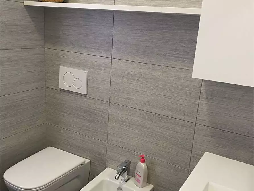 Immagine 19 di Trilocale in affitto  in Via Roma  20 a Torno