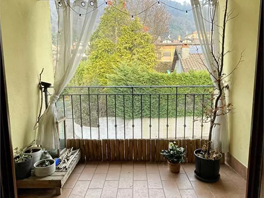 Immagine 20 di Appartamento in vendita  in Via Ticozzi 7 a Como