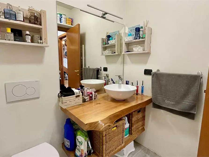 Immagine 12 di Appartamento in vendita  in Via Ticozzi 7 a Como