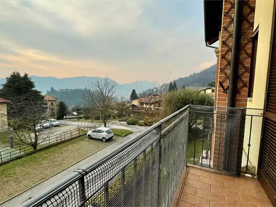 Immagine 3 di Appartamento in vendita  in Via Ticozzi 7 a Como