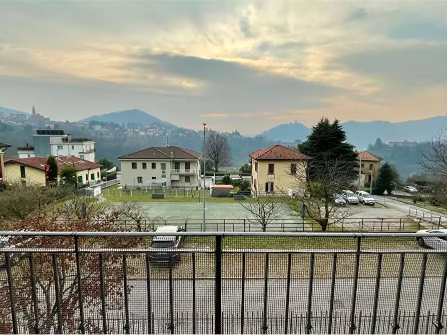 Immagine 4 di Appartamento in vendita  in Via Ticozzi 7 a Como