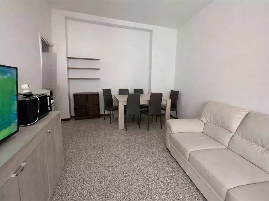 Immagine 5 di Appartamento in vendita  in via Leoni 5 a Como