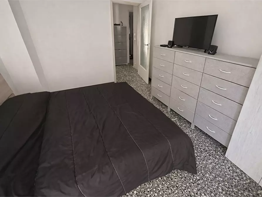 Immagine 13 di Appartamento in vendita  in via Leoni 5 a Como