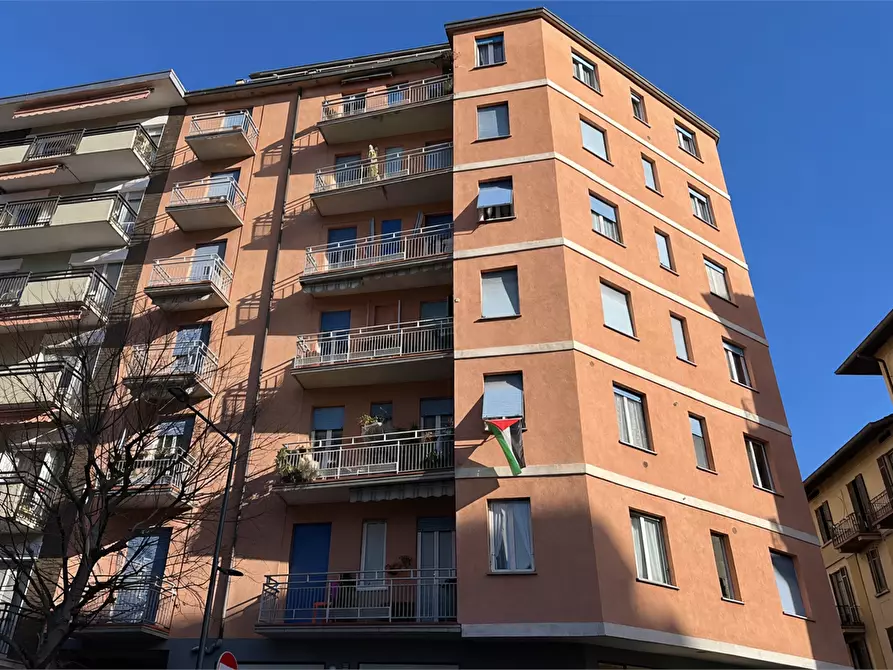 Immagine 24 di Appartamento in vendita  in via Leoni 5 a Como