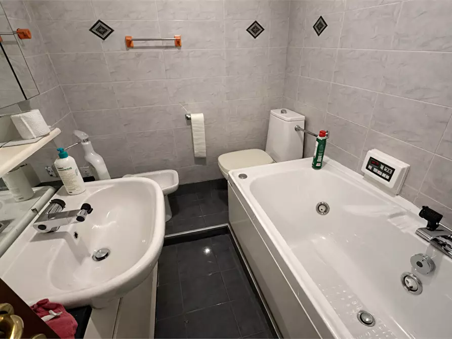 Immagine 10 di Appartamento in vendita  in Via Monterotondo 7 a Como