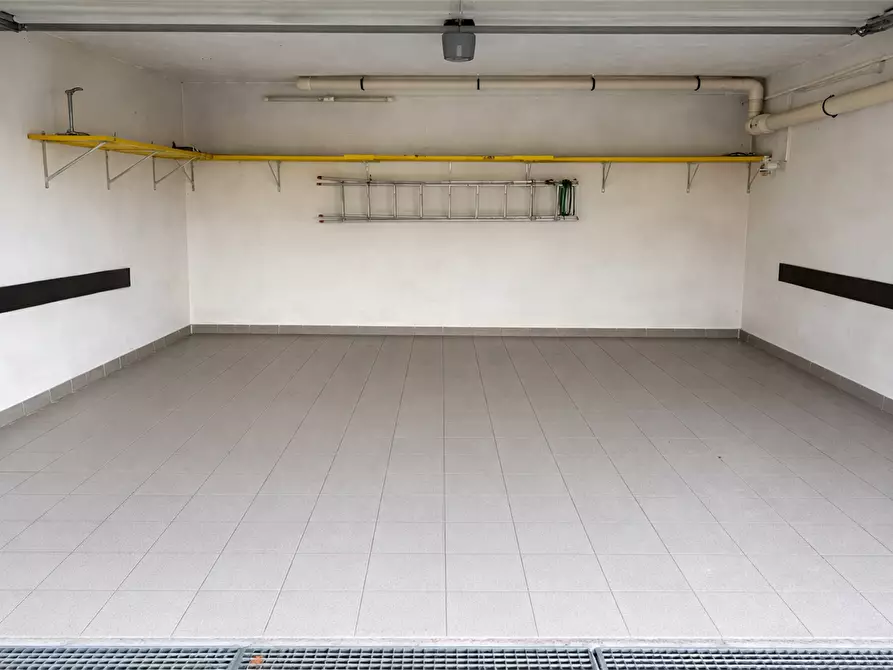 Immagine 53 di Appartamento in vendita  in Via Monterotondo 7 a Como