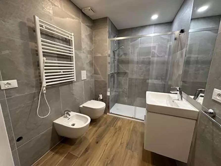 Immagine 13 di Appartamento in affitto  in Via Volta 12 a Uggiate-Trevano