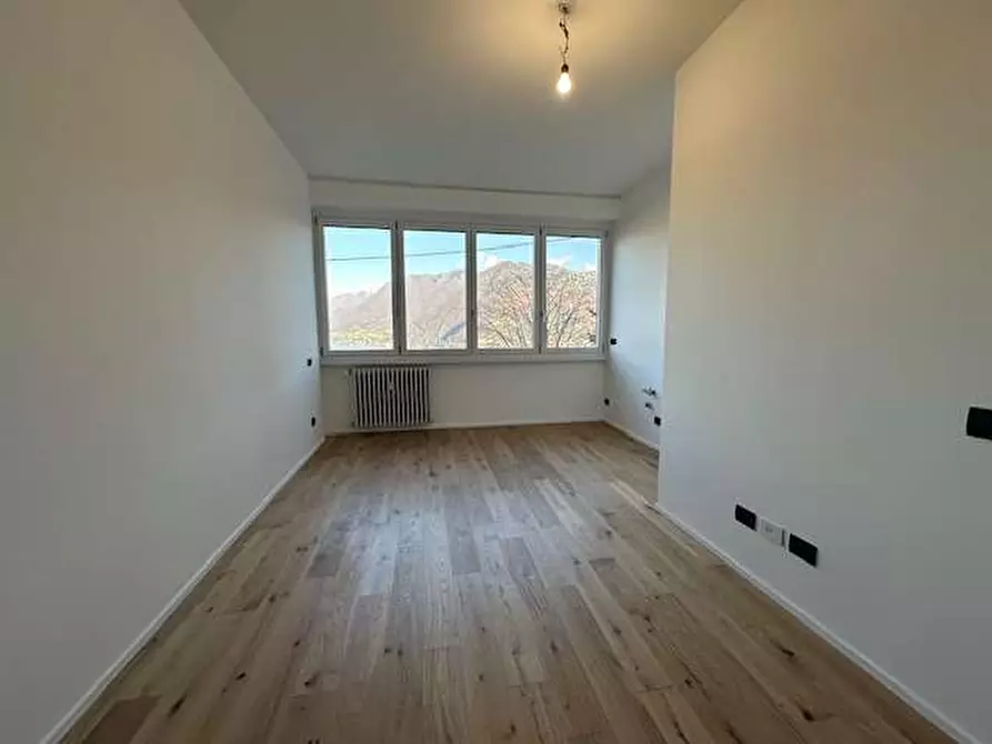 Immagine 3 di Appartamento in vendita  in Via Per San Fermo 18 a Como