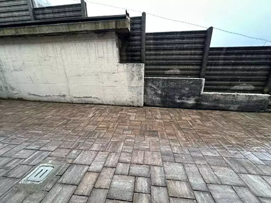 Immagine 11 di Appartamento in vendita  in Via Volta 12 a Uggiate-Trevano