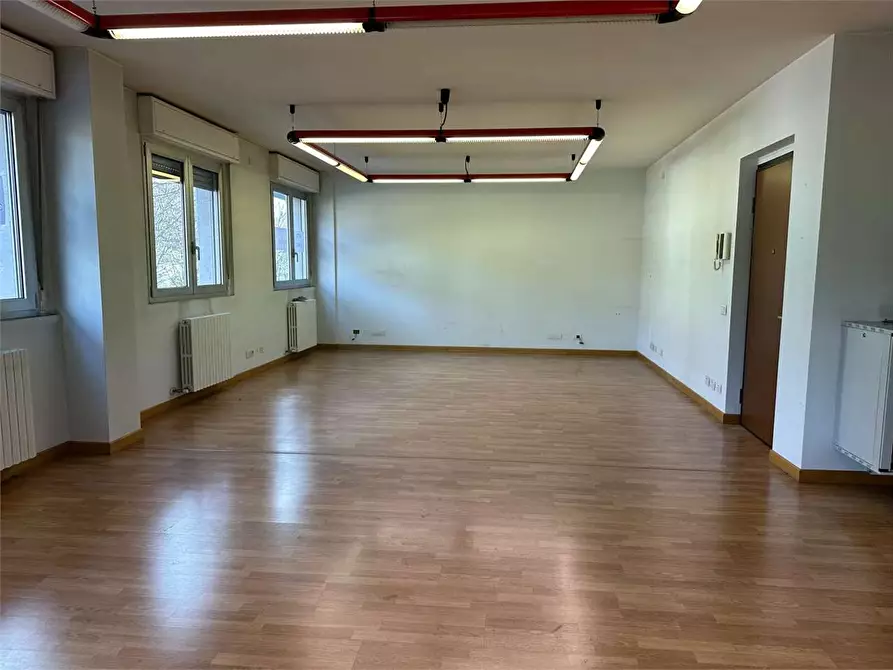 Immagine 12 di Ufficio in vendita  in Viale Varese  47 a Como