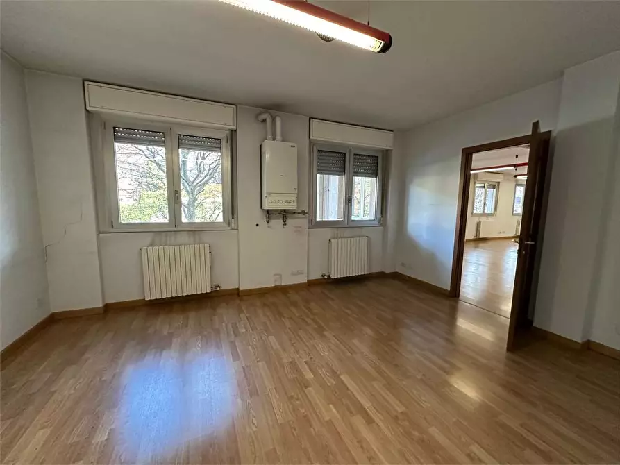 Immagine 9 di Ufficio in vendita  in Viale Varese  47 a Como