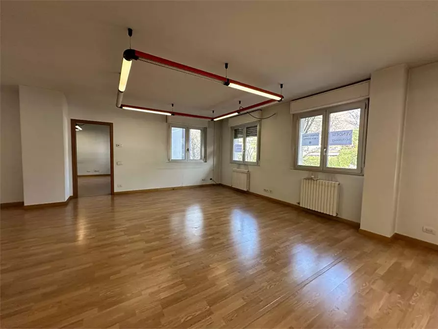 Immagine 13 di Ufficio in vendita  in Viale Varese  47 a Como