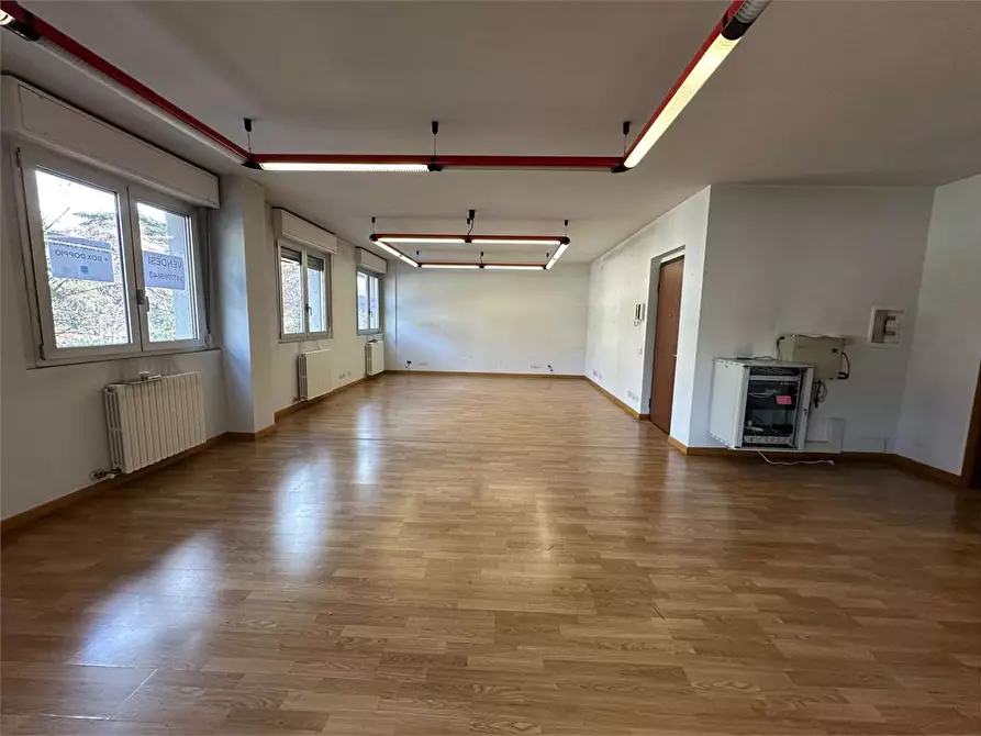 Immagine 17 di Ufficio in vendita  in Viale Varese  47 a Como