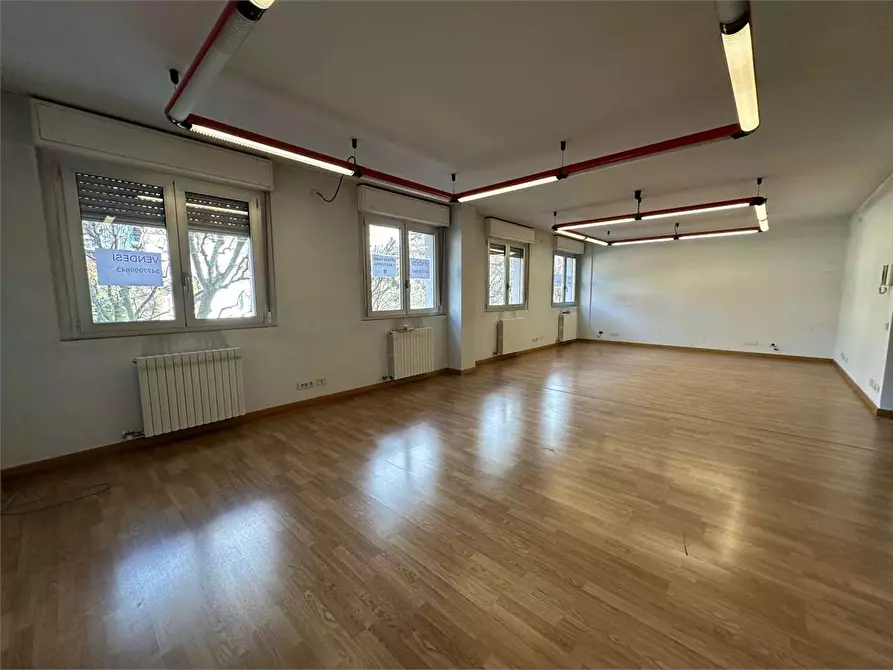 Immagine 18 di Ufficio in vendita  in Viale Varese  47 a Como