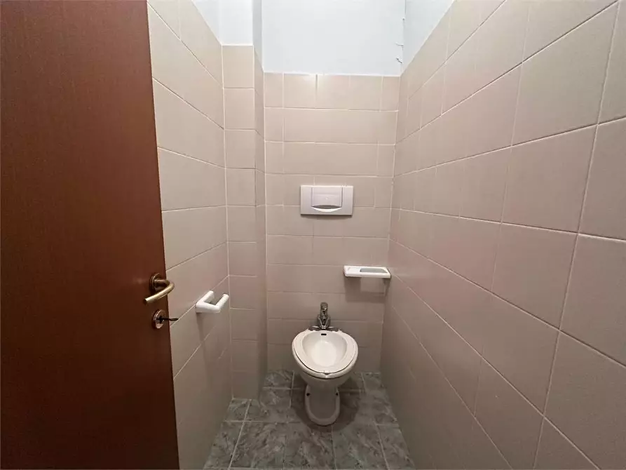 Immagine 21 di Ufficio in vendita  in Viale Varese  47 a Como