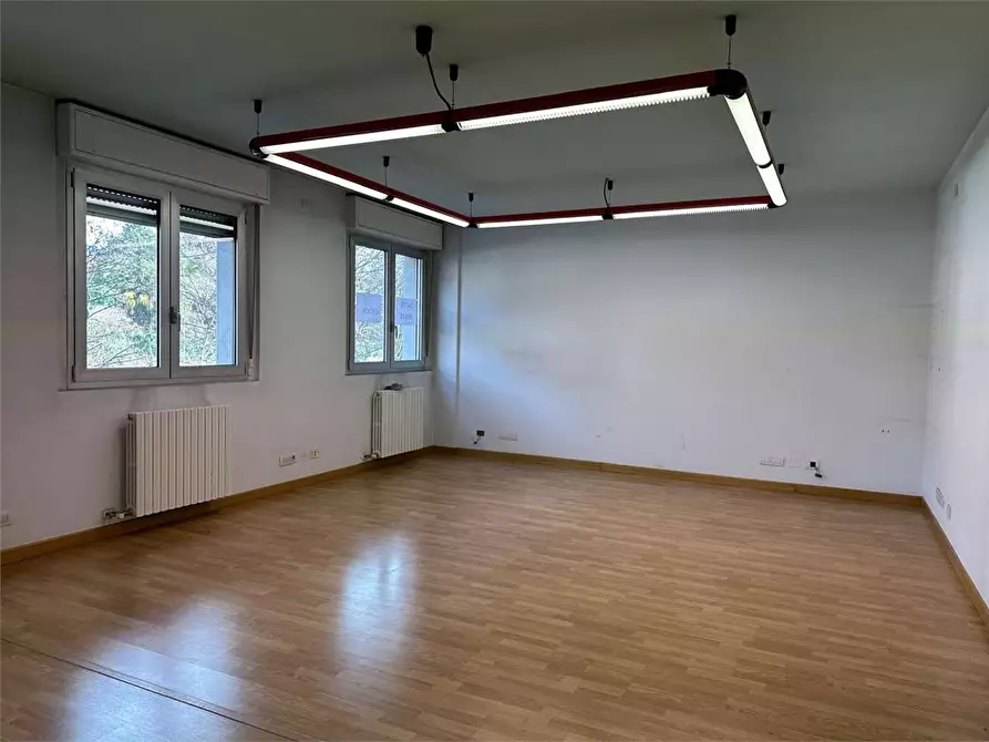 Immagine 29 di Ufficio in vendita  in Viale Varese  47 a Como