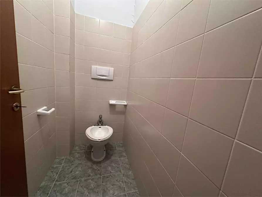 Immagine 18 di Trilocale in vendita  in Viale Varese 47 a Como