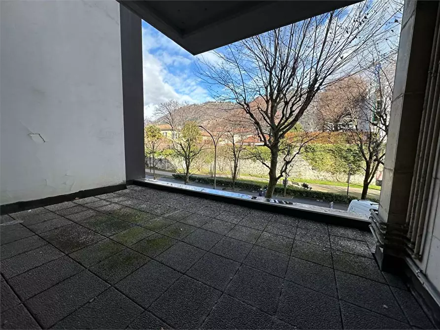 Immagine 21 di Trilocale in vendita  in Viale Varese 47 a Como