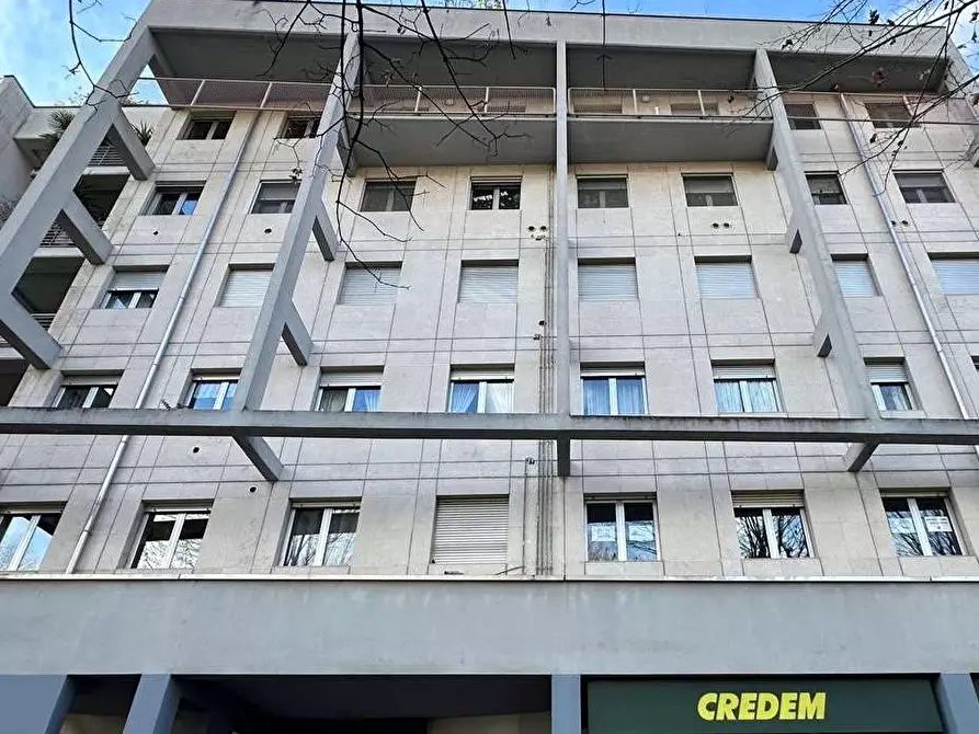 Immagine 2 di Trilocale in vendita  in Viale Varese 47 a Como