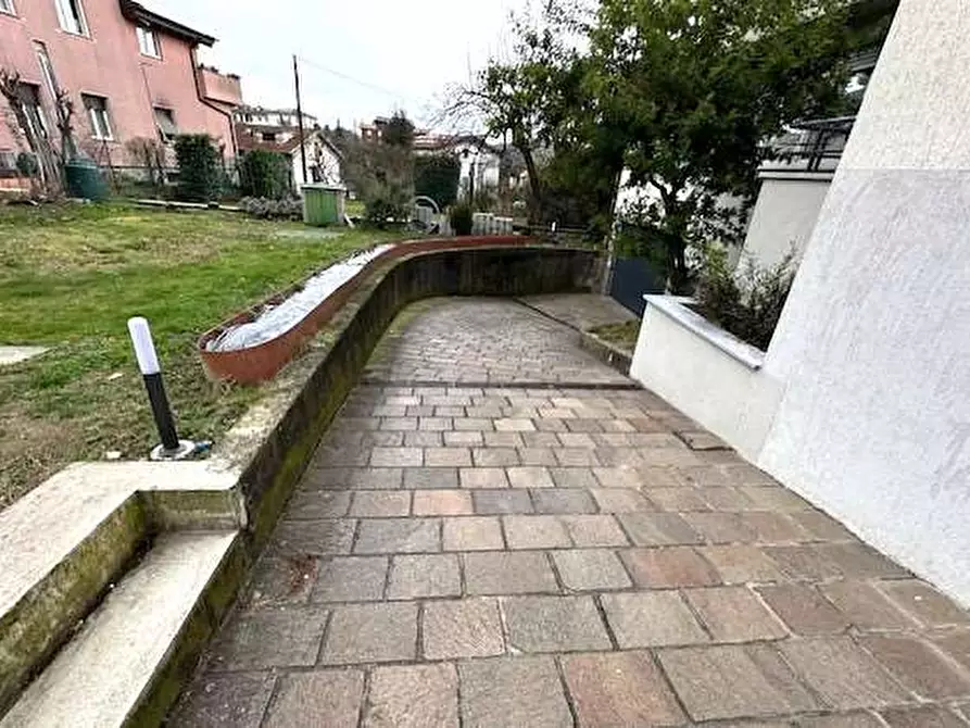 Immagine 28 di Porzione di villa in vendita  in Via beato Geremia Lambertenghi a Como