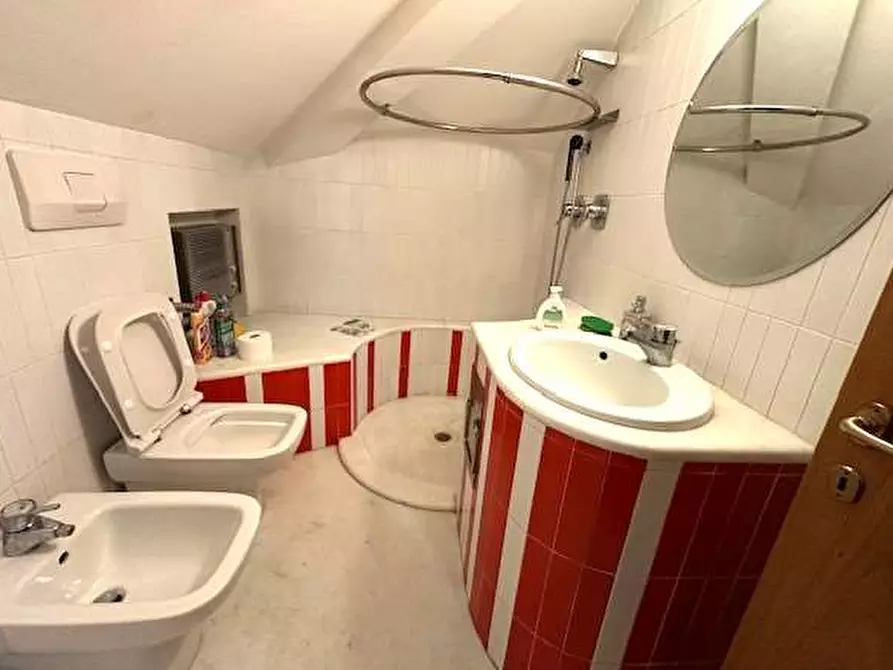 Immagine 27 di Porzione di villa in vendita  in Via beato Geremia Lambertenghi a Como