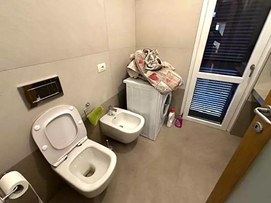 Immagine 10 di Porzione di villa in vendita  in Via beato Geremia Lambertenghi a Como