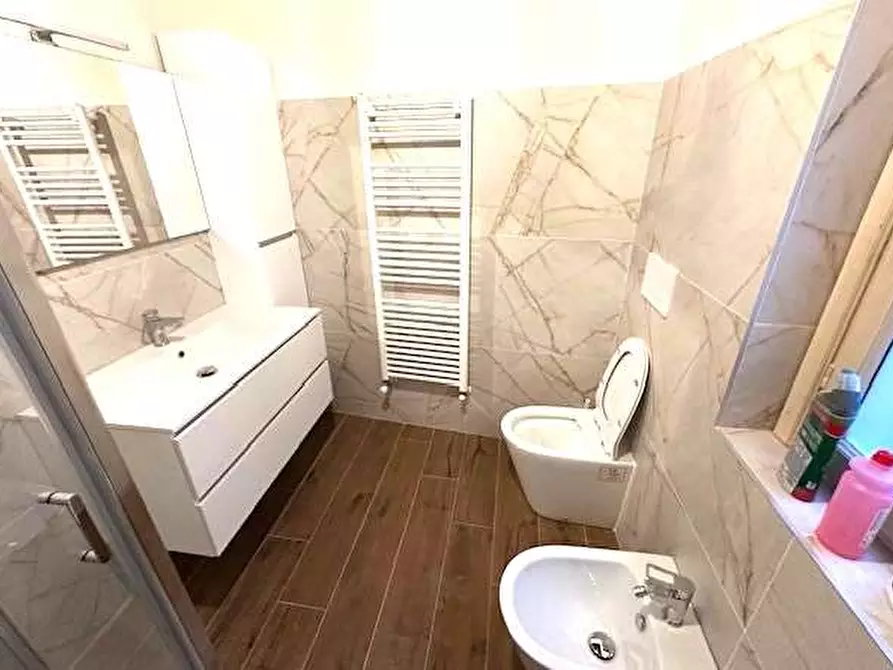 Immagine 10 di Appartamento in affitto  in Via Vittorio Emanuele II  32 a Como