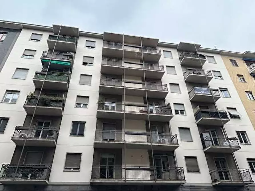 Immagine 16 di Appartamento in vendita  in Viale Masia 26 a Como