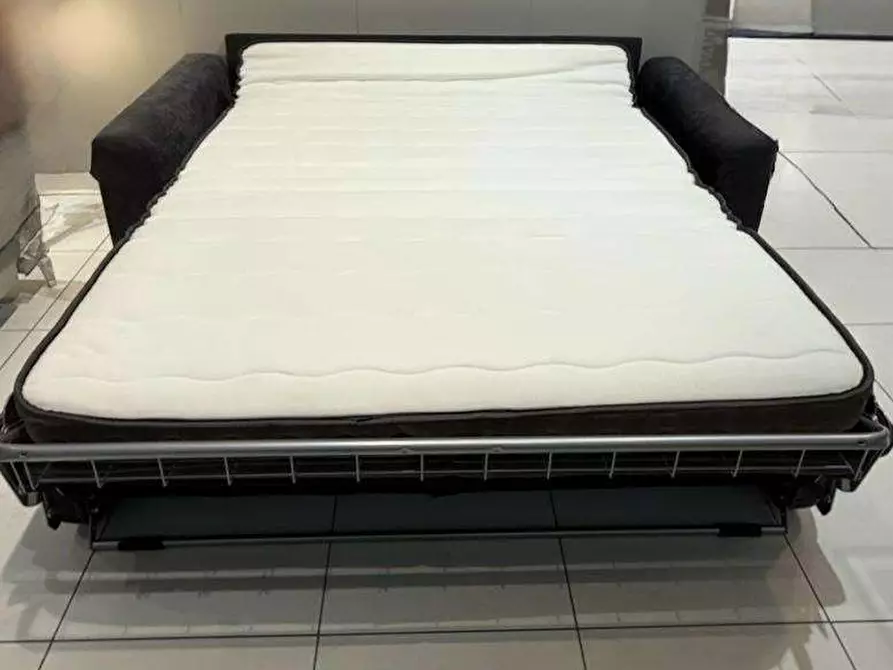 Immagine 15 di Bilocale in affitto  in Via Giulini 2 a Como