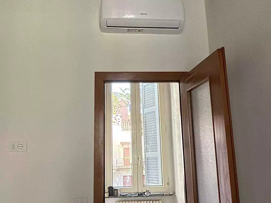 Immagine 14 di Bilocale in affitto  in Via Giulini 2 a Como