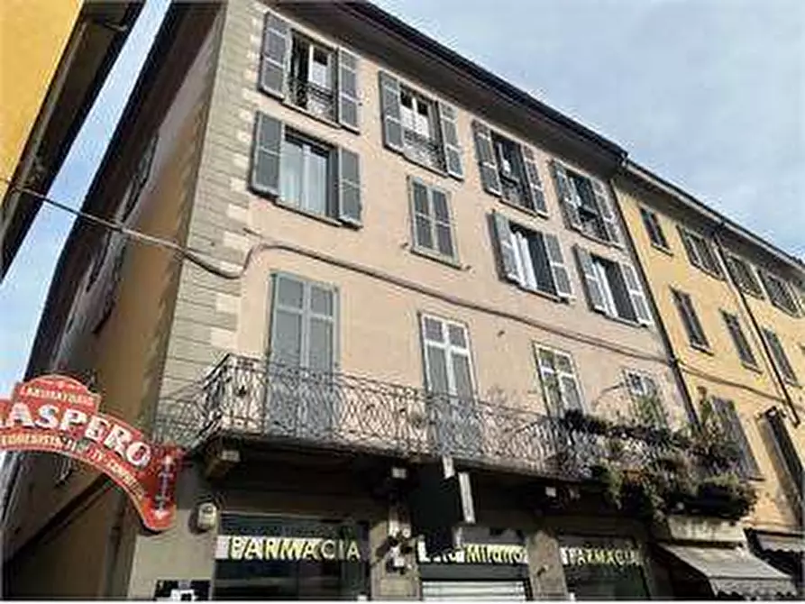 Immagine 24 di Bilocale in affitto  in Via Giulini 2 a Como