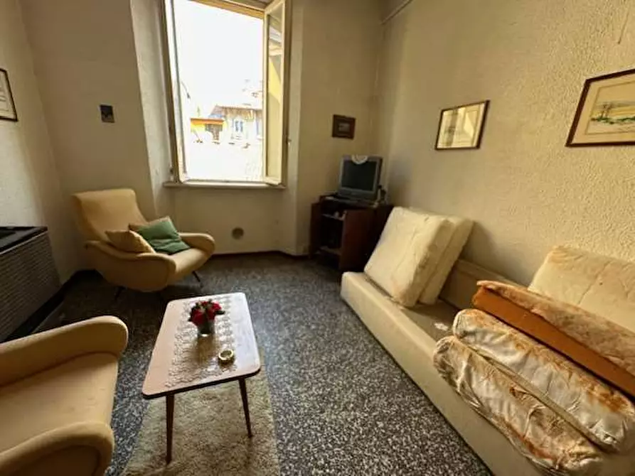 Immagine 7 di Bilocale in vendita  in Via Cadorna 29 a Como