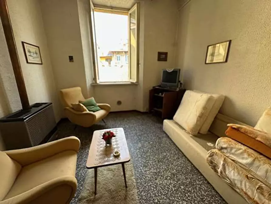 Immagine 6 di Bilocale in vendita  in Via Cadorna 29 a Como