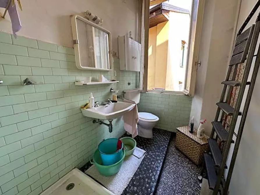 Immagine 13 di Bilocale in vendita  in Via Cadorna 29 a Como