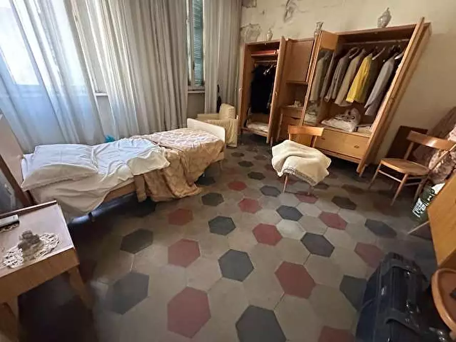 Immagine 17 di Bilocale in vendita  in Via Cadorna 29 a Como