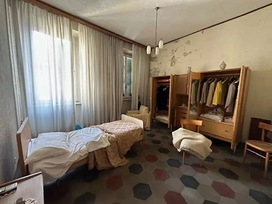 Immagine 16 di Bilocale in vendita  in Via Cadorna 29 a Como